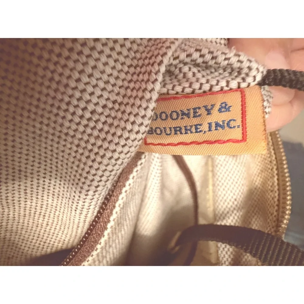 Dooney & Bourke‎ Vintage Cream Pebbled Leather Hobo Shoulder Bag Gold Hardware